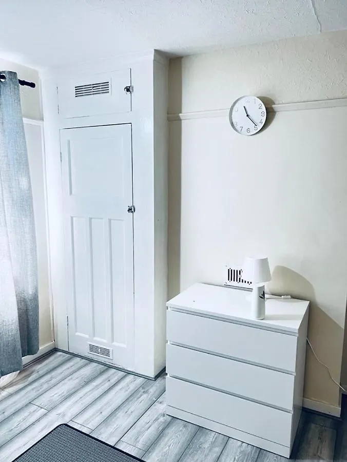 Time Out Apartment Barking  Homestay