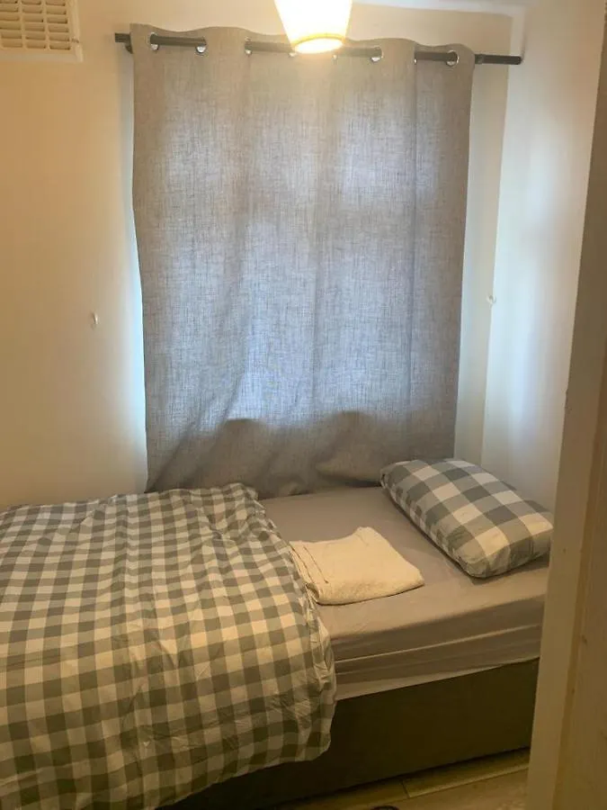 Time Out Apartment Barking  0*, Barking (Greater London) United Kingdom